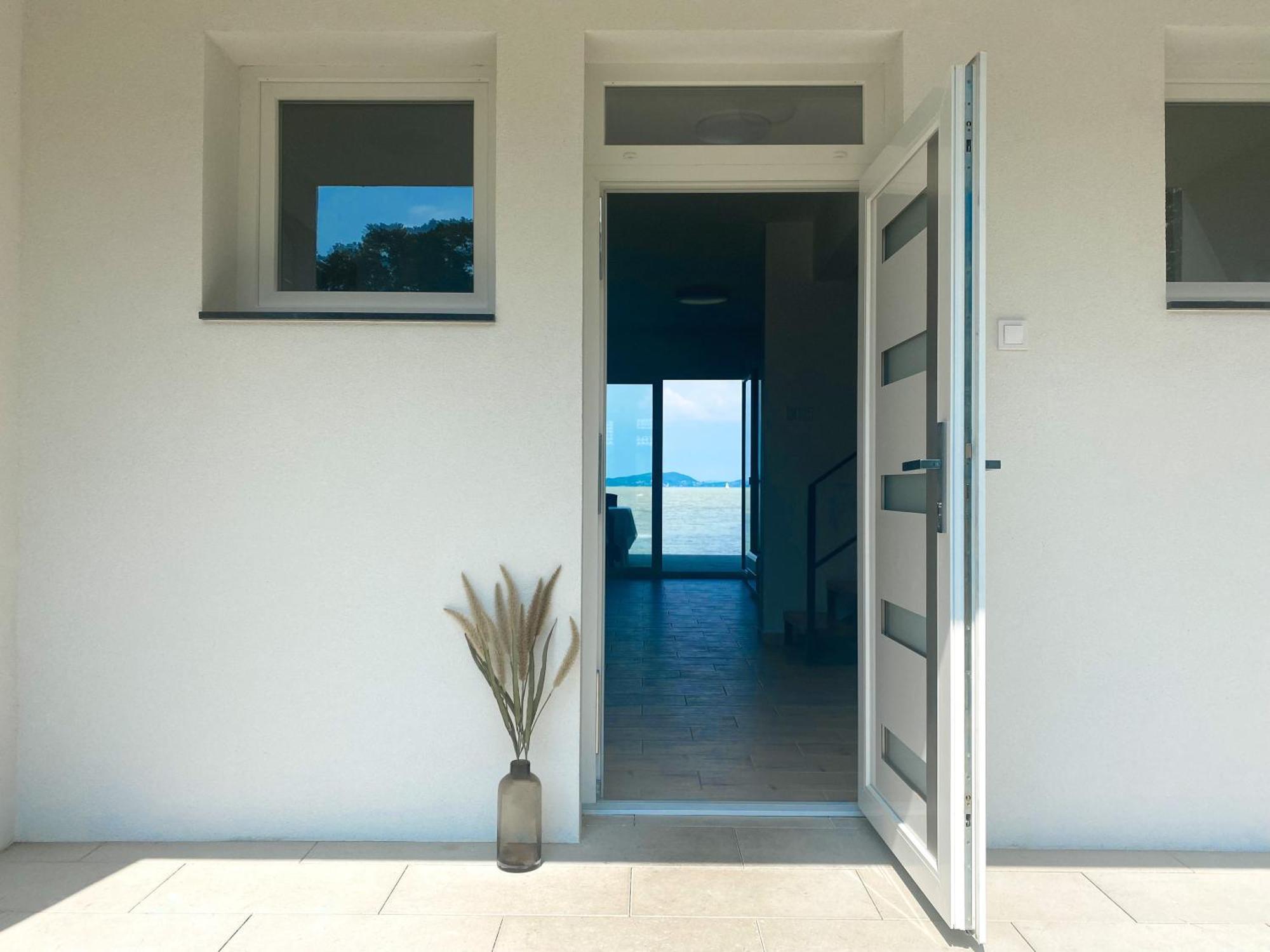 Balaton A Kertben - Balaton In The Garden - Beachfront Houses With Beautiful View, Private Beach بالاتونفينيفيس المظهر الخارجي الصورة